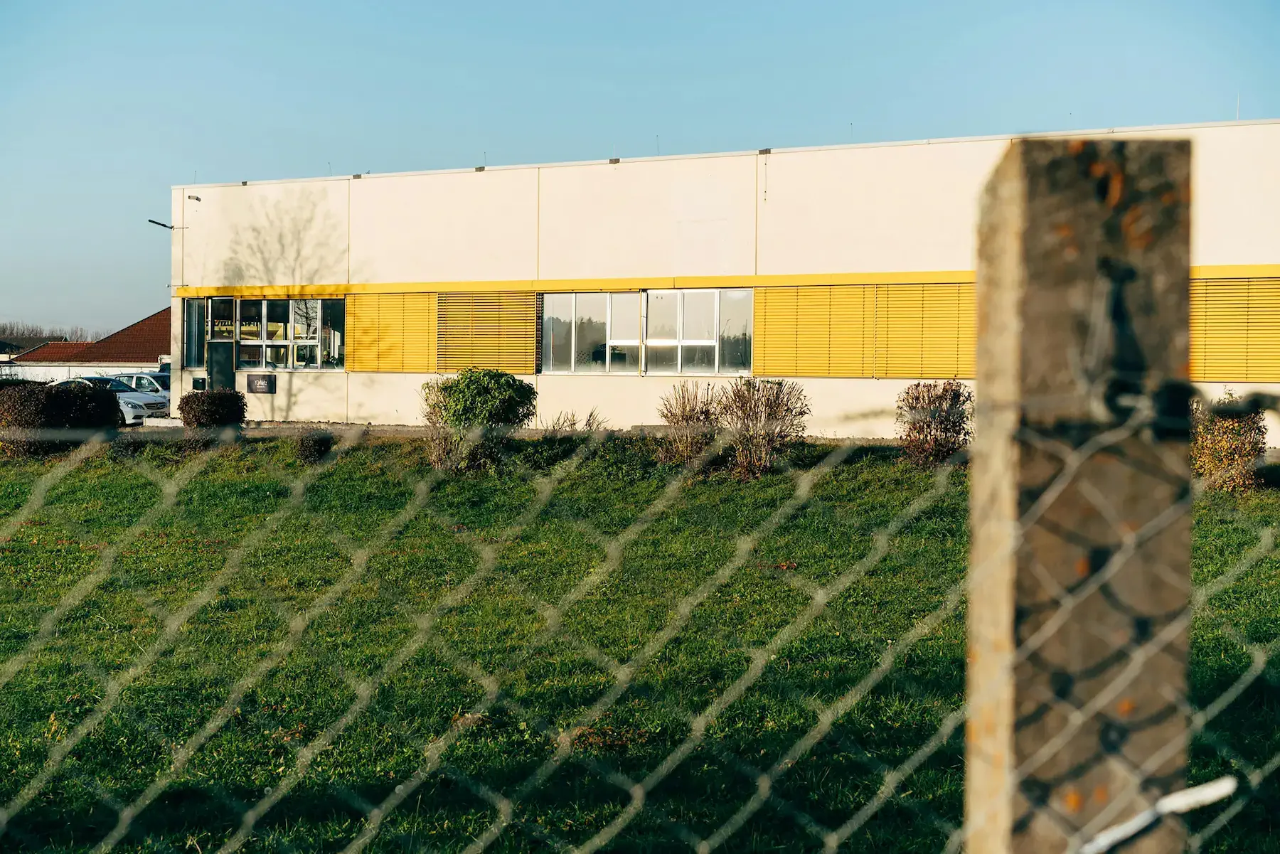 Diseño y construcción de naves industriales y estructuras metálicas.
