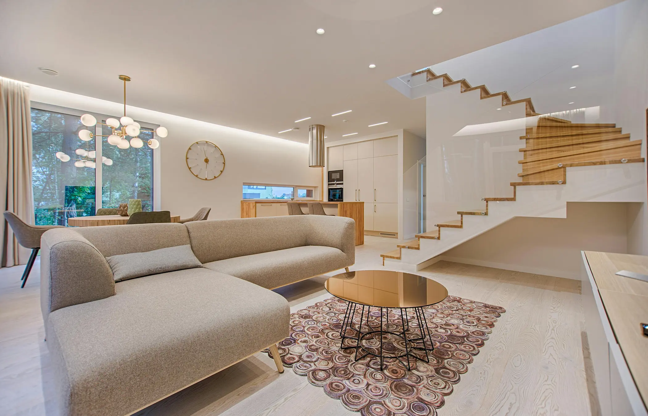 Remodelaciones con materiales de alta calidad y acabados profesionales.